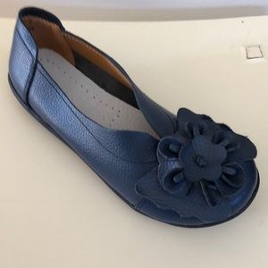 Navy flowered leather slip ons